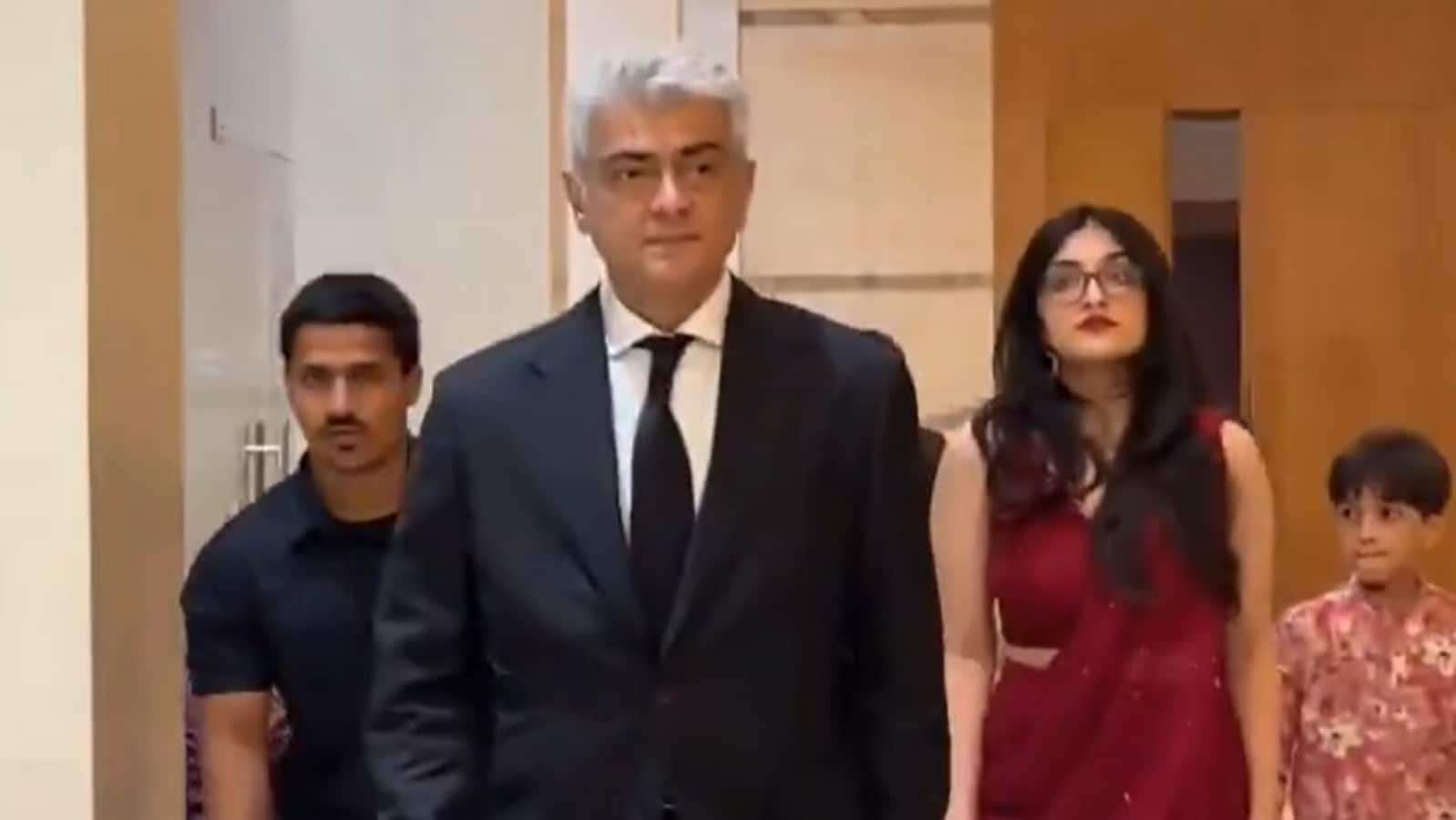 PV Sindhu Wedding: Actor Ajith Kumar Misidentified as Bill Clinton